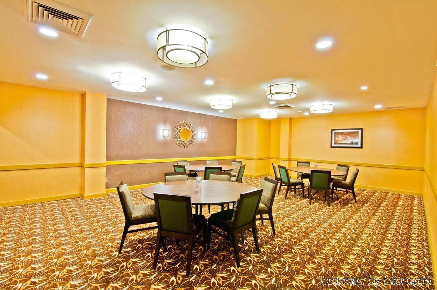 Doubletree By Hilton Hotel Raleigh - Brownstone - University Exterior foto