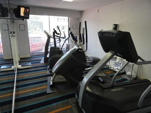 Doubletree By Hilton Hotel Raleigh - Brownstone - University Facilidades foto
