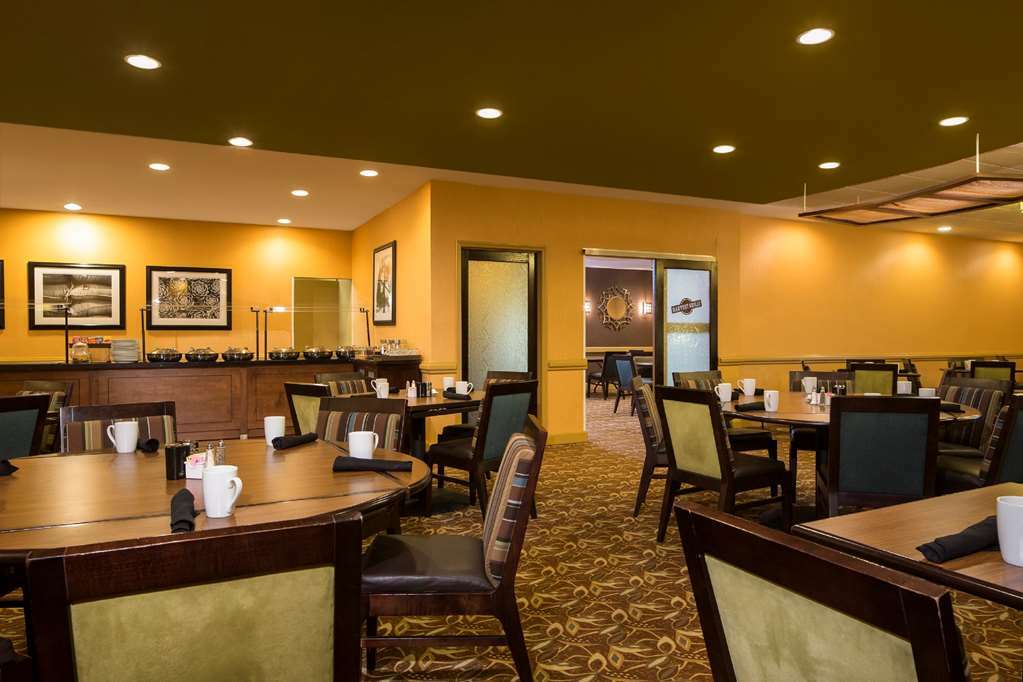 Doubletree By Hilton Hotel Raleigh - Brownstone - University Restaurante foto