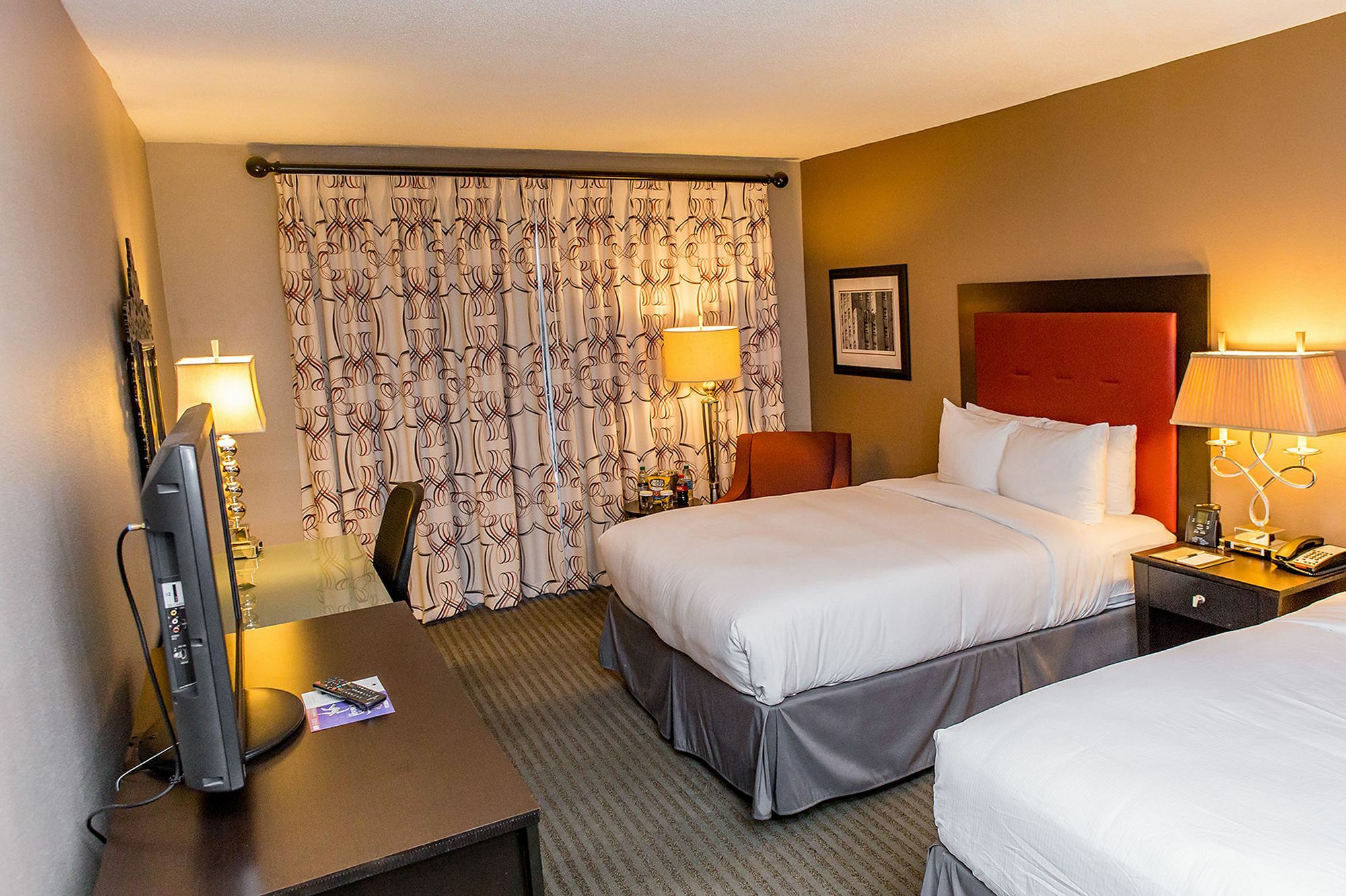 Doubletree By Hilton Hotel Raleigh - Brownstone - University Exterior foto