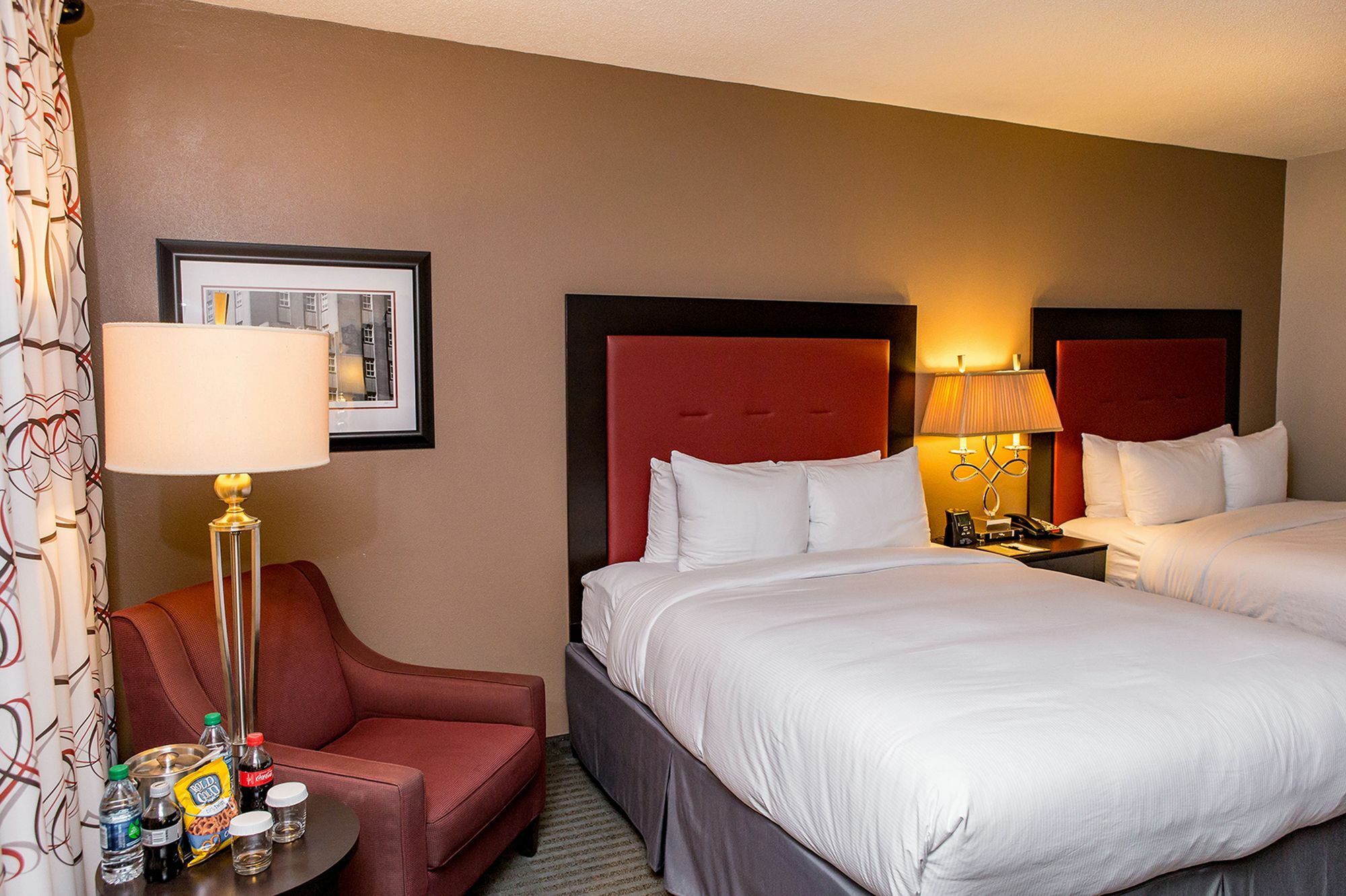 Doubletree By Hilton Hotel Raleigh - Brownstone - University Exterior foto